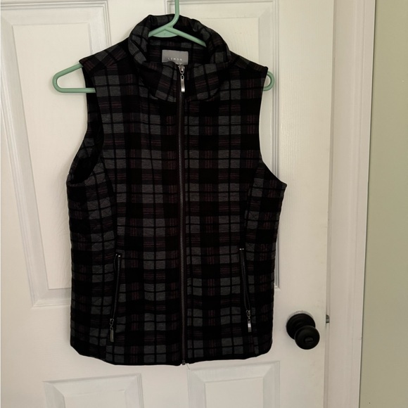 Best - Picture 3 of 4